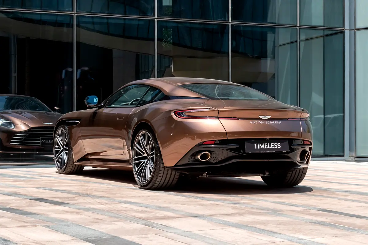 ASTON MARTIN DB12 Coupe 2024 - photo 2 - Import Émirats | International Cars