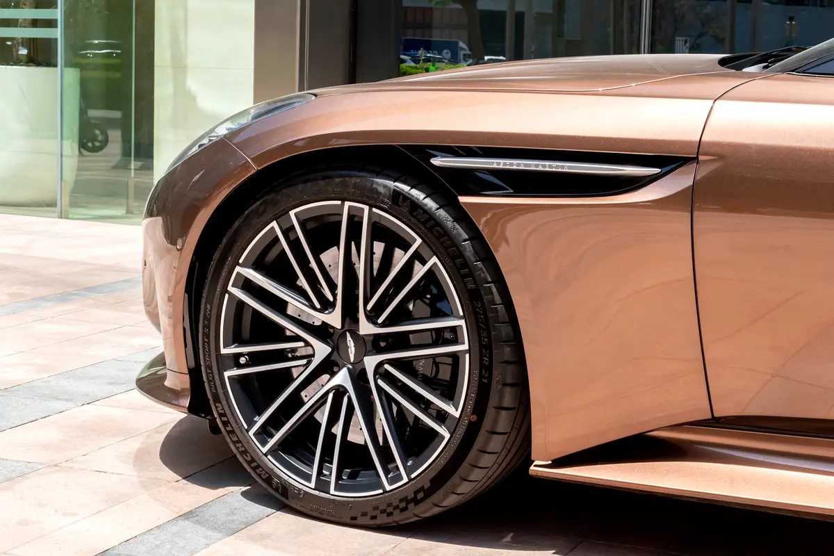 ASTON MARTIN DB12 Coupe 2024 - photo 3 - Import Émirats | International Cars