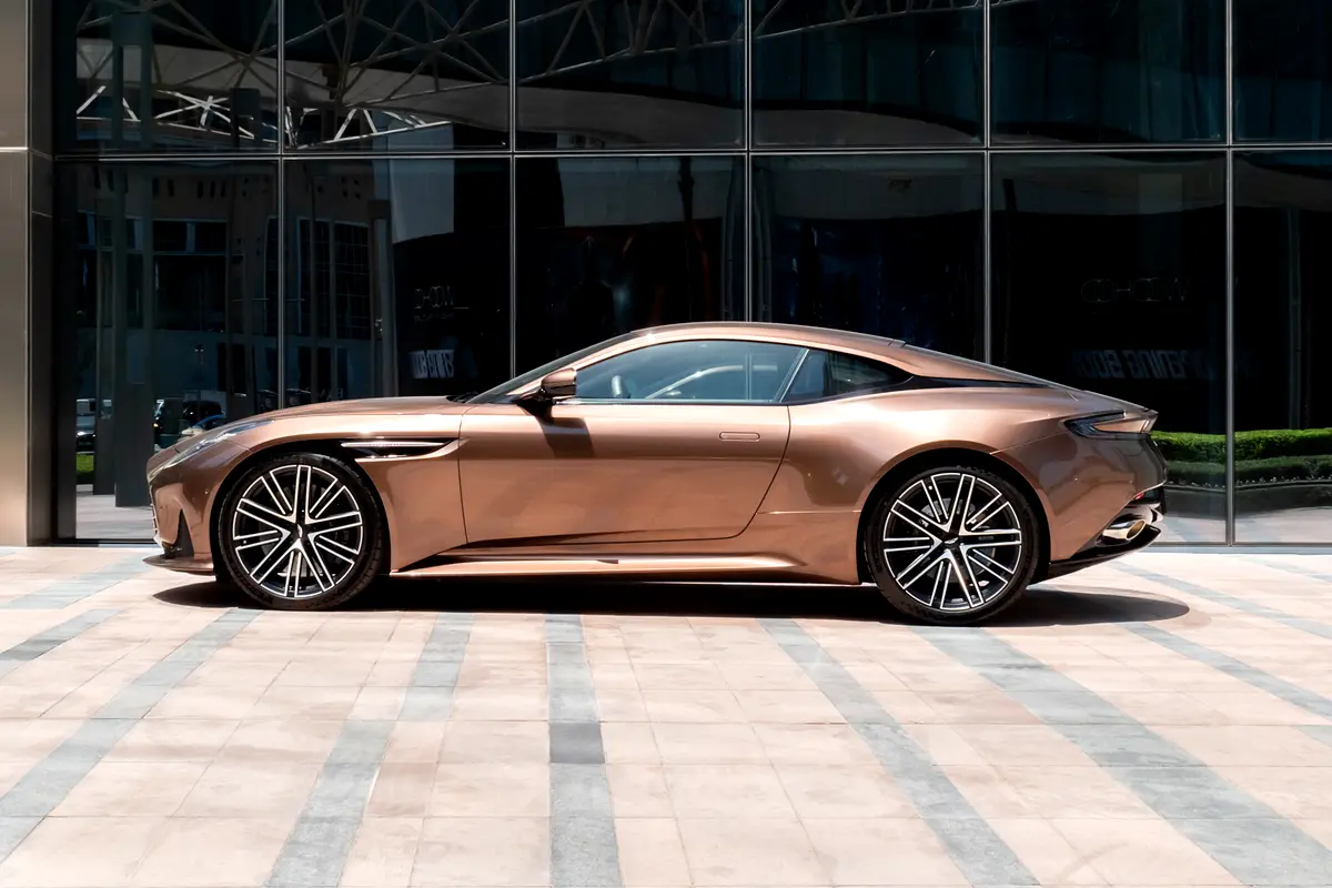 ASTON MARTIN DB12 Coupe 2024 - photo 6 - Import Émirats | International Cars