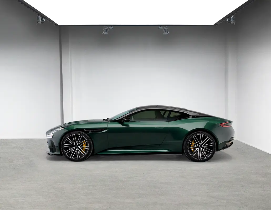 ASTON MARTIN DB12 Coupe 2024 - photo 2 - Import Émirats | International Cars