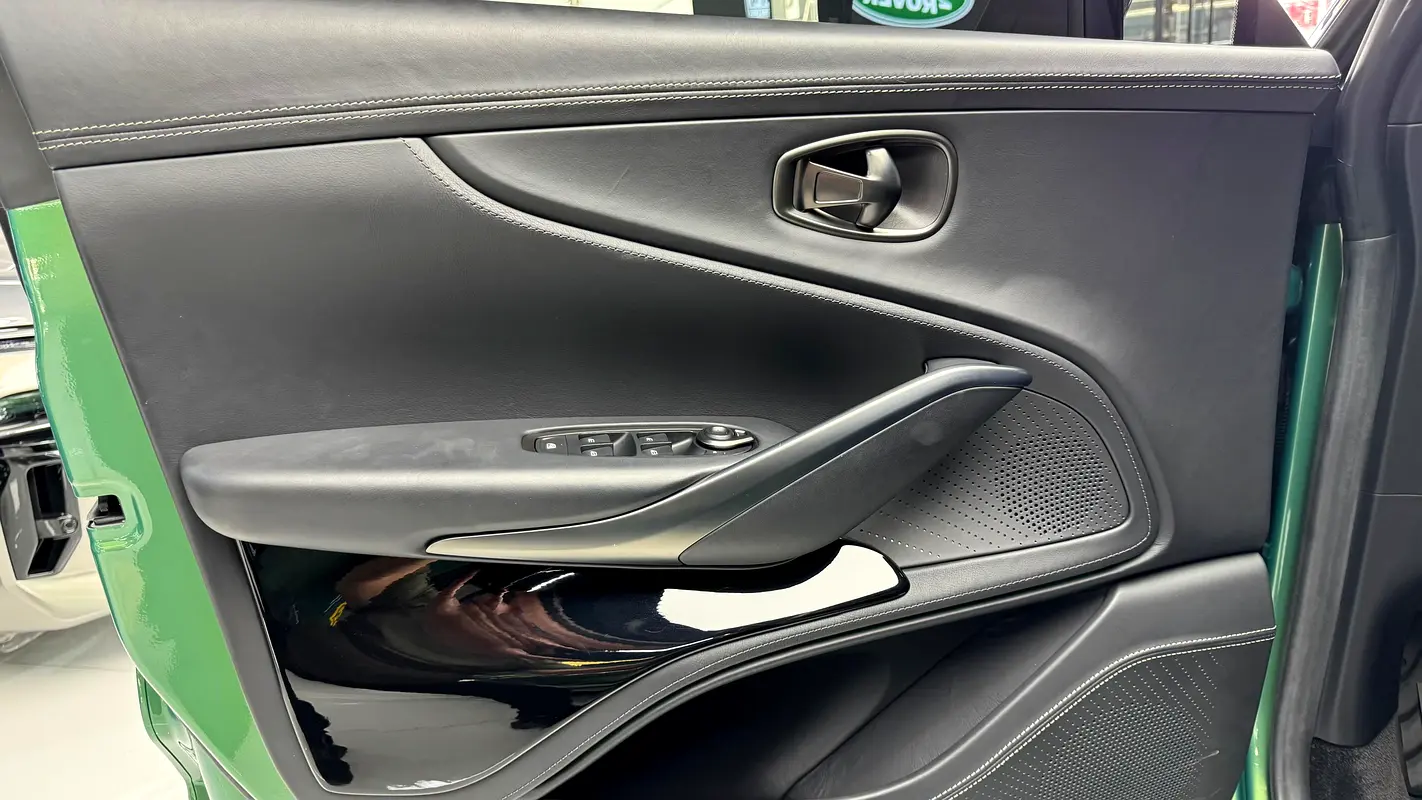 ASTON MARTIN DBX 707 2024 - photo 6 - Import Émirats | International Cars