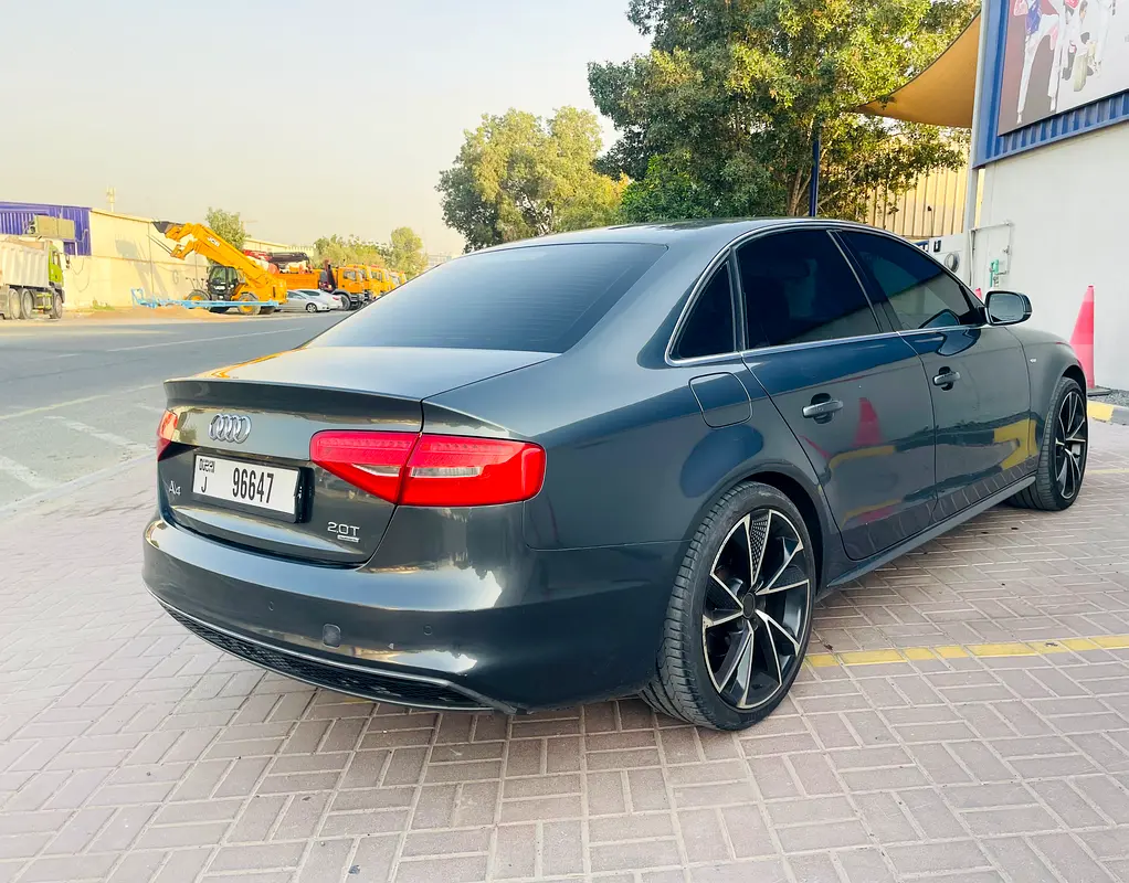 AUDI A4 2.0 TFSI Quattro S 2013 - photo 5 - Import Émirats | International Cars