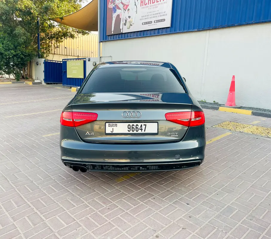 AUDI A4 2.0 TFSI Quattro S 2013 - photo 6 - Import Émirats | International Cars