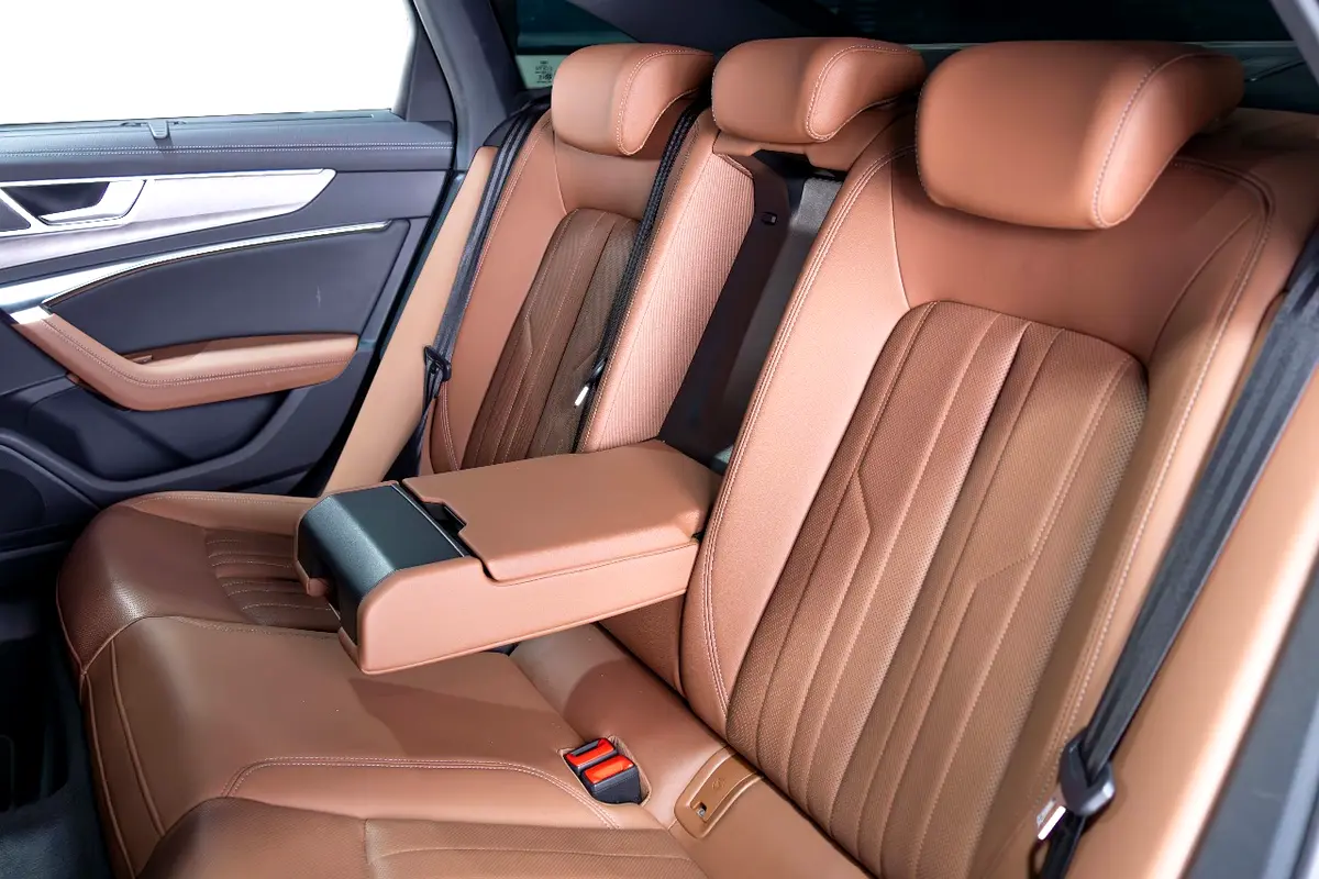 AUDI A6 S-line 2024 - photo 11 - Import Émirats | International Cars