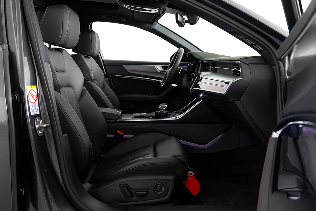 AUDI A6 40 TFSI 2024 - photo 8 - Import Émirats | International Cars