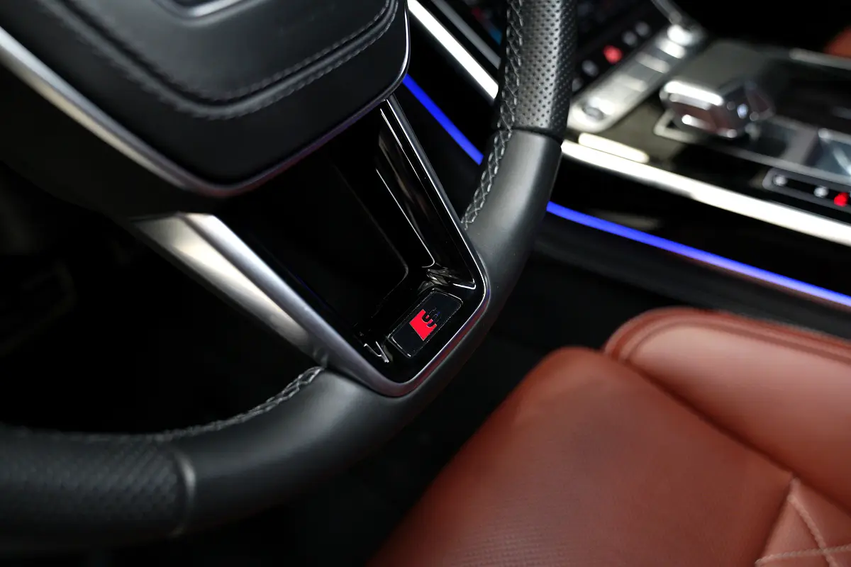 AUDI A8 55 TFSI Quattro 2023 - photo 11 - Import Émirats | International Cars