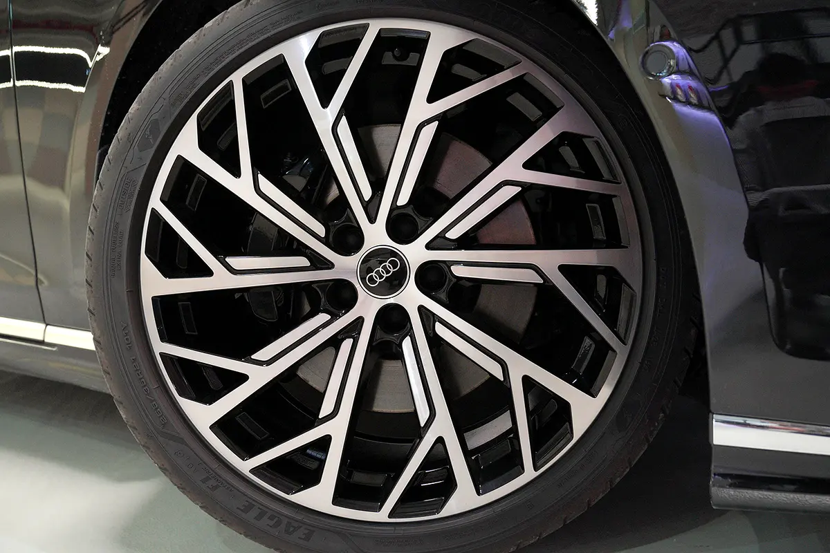 AUDI A8 55 TFSI Quattro 2023 - photo 12 - Import Émirats | International Cars