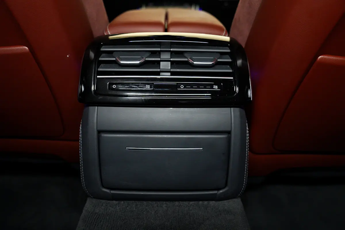 AUDI A8 55 TFSI Quattro 2023 - photo 9 - Import Émirats | International Cars