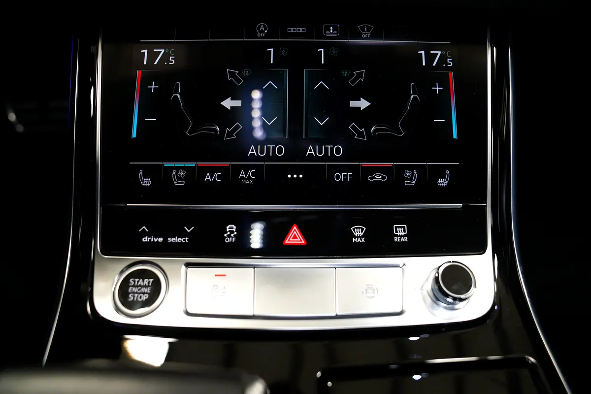 AUDI A8 55 TFSI Quattro 2023 - photo 11 - Import Émirats | International Cars