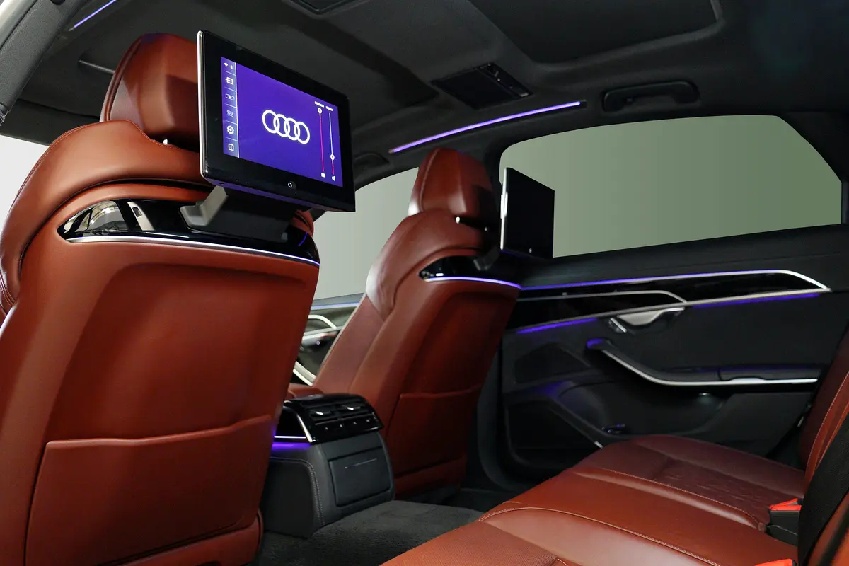 AUDI A8 55 TFSI Quattro 2023 - photo 7 - Import Émirats | International Cars