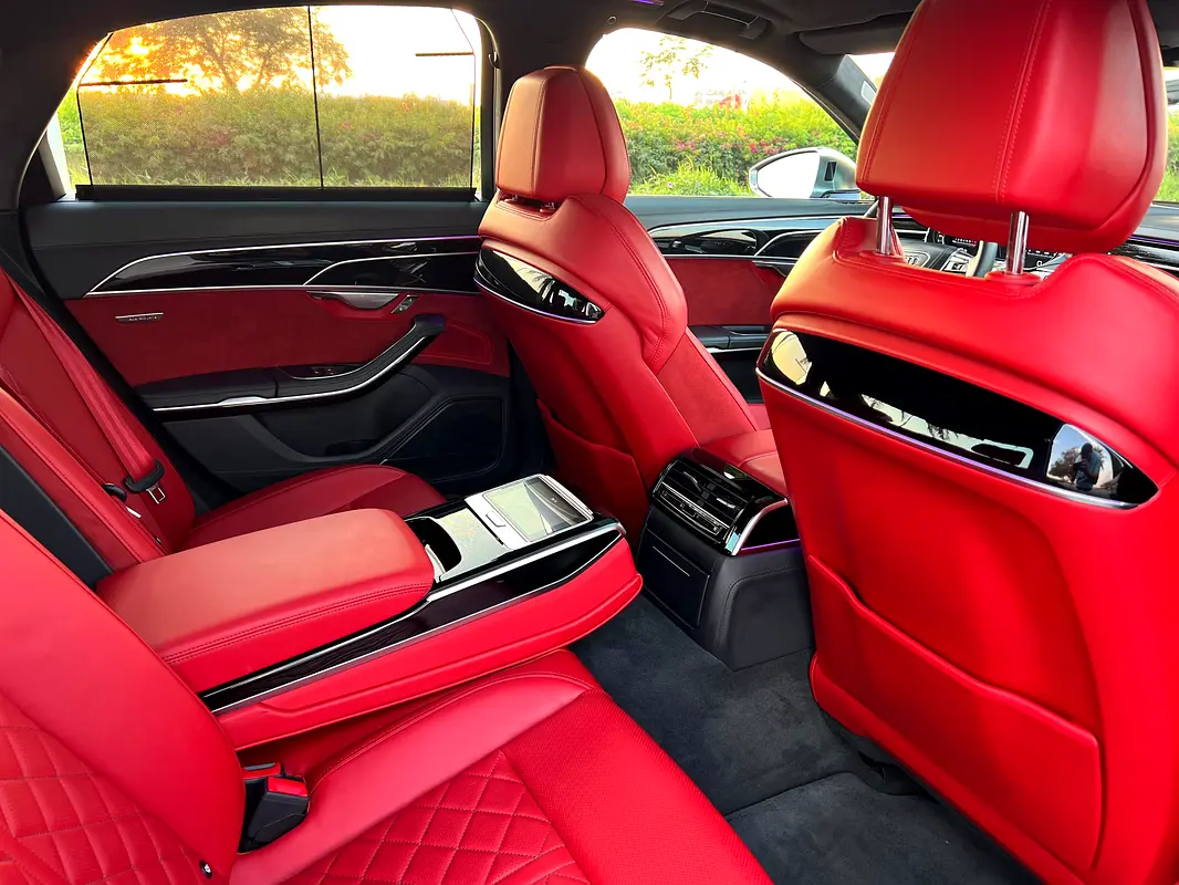 AUDI S8 4.0 TFSI quattro 2020 - photo 12 - Import Émirats | International Cars