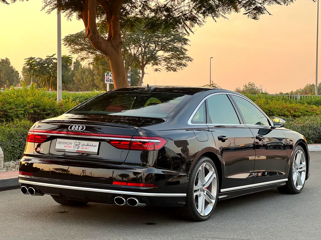 AUDI S8 4.0 TFSI quattro 2020 - photo 6 - Import Émirats | International Cars