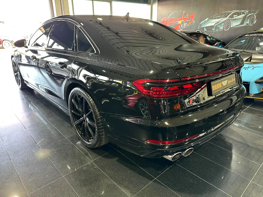 AUDI S8 4.0 TFSI quattro 2022 - photo 6 - Import Émirats | International Cars