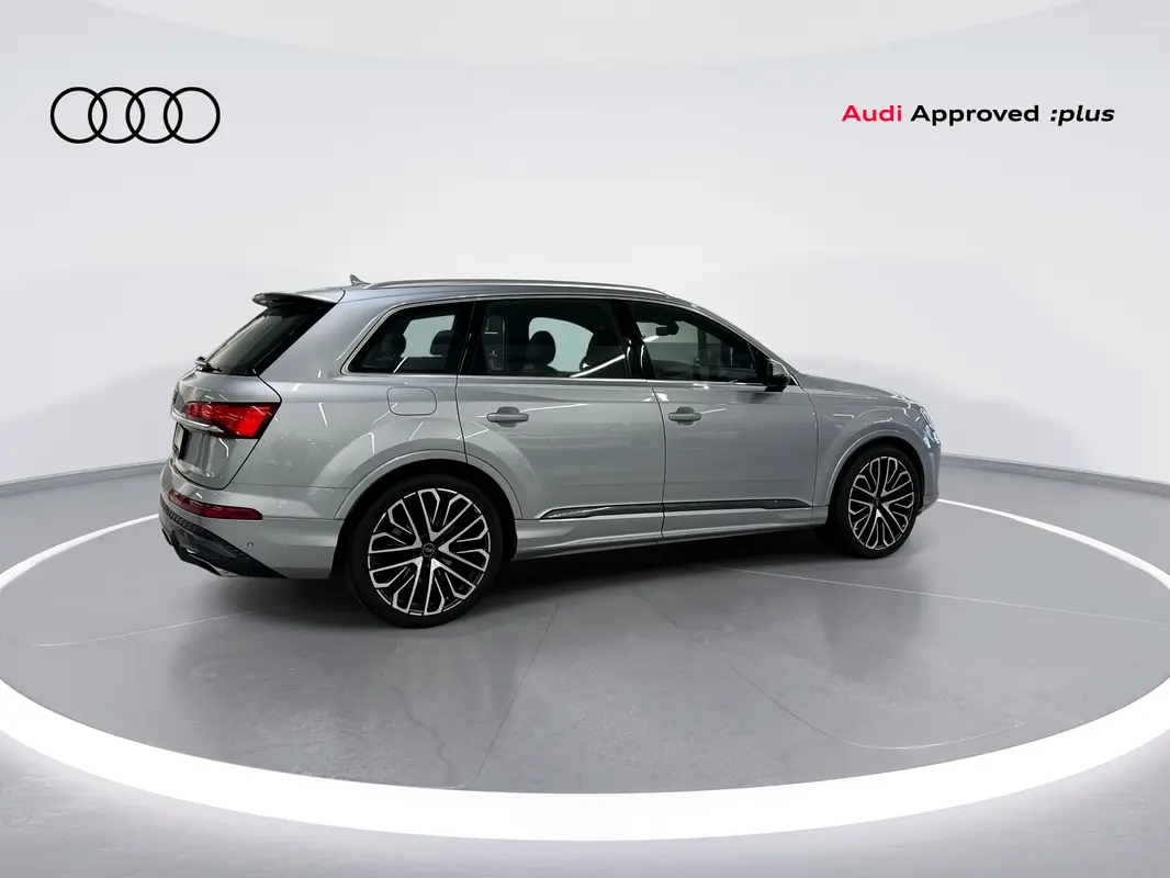 AUDI Q7 55 TFSI quattro 2024 - photo 6 - Import Émirats | International Cars