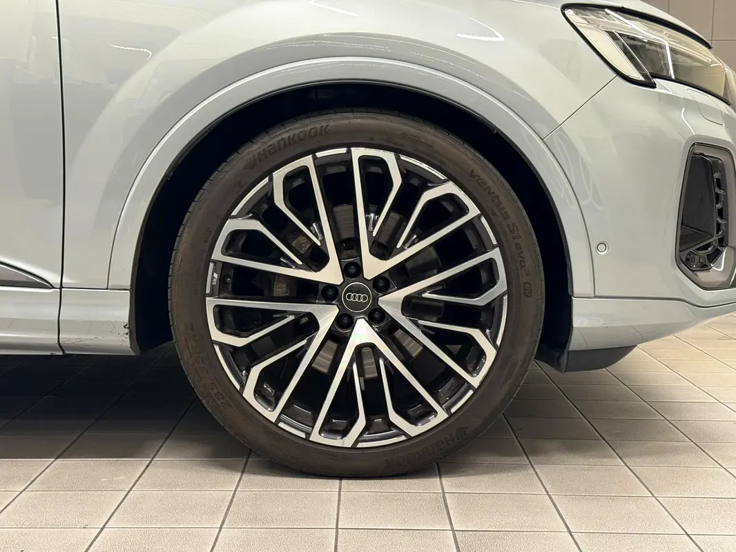 AUDI Q7 55 TFSI quattro 2024 - photo 7 - Import Émirats | International Cars