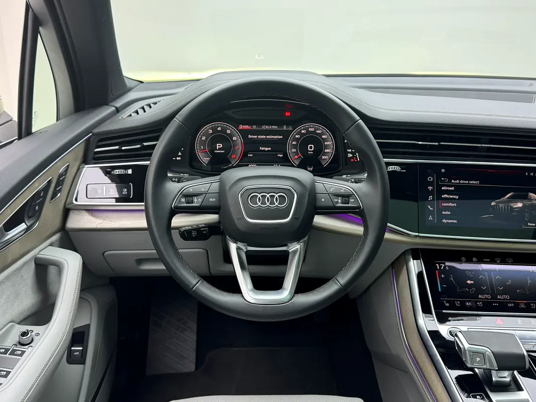 AUDI Q7 55 TFSI quattro 2024 - photo 10 - Import Émirats | International Cars