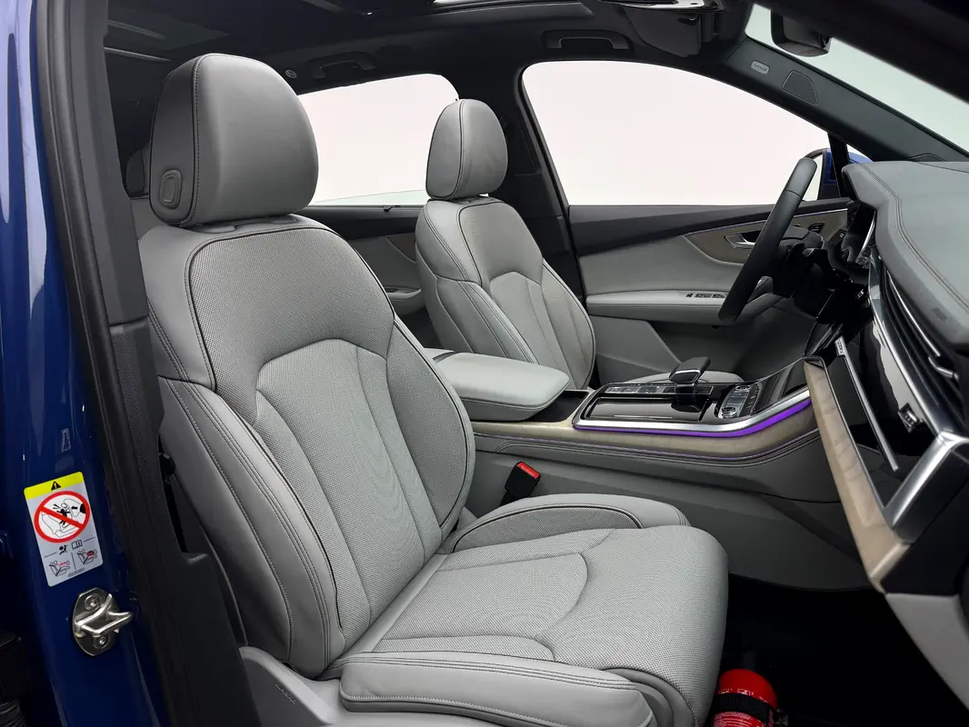 AUDI Q7 55 TFSI quattro 2024 - photo 12 - Import Émirats | International Cars