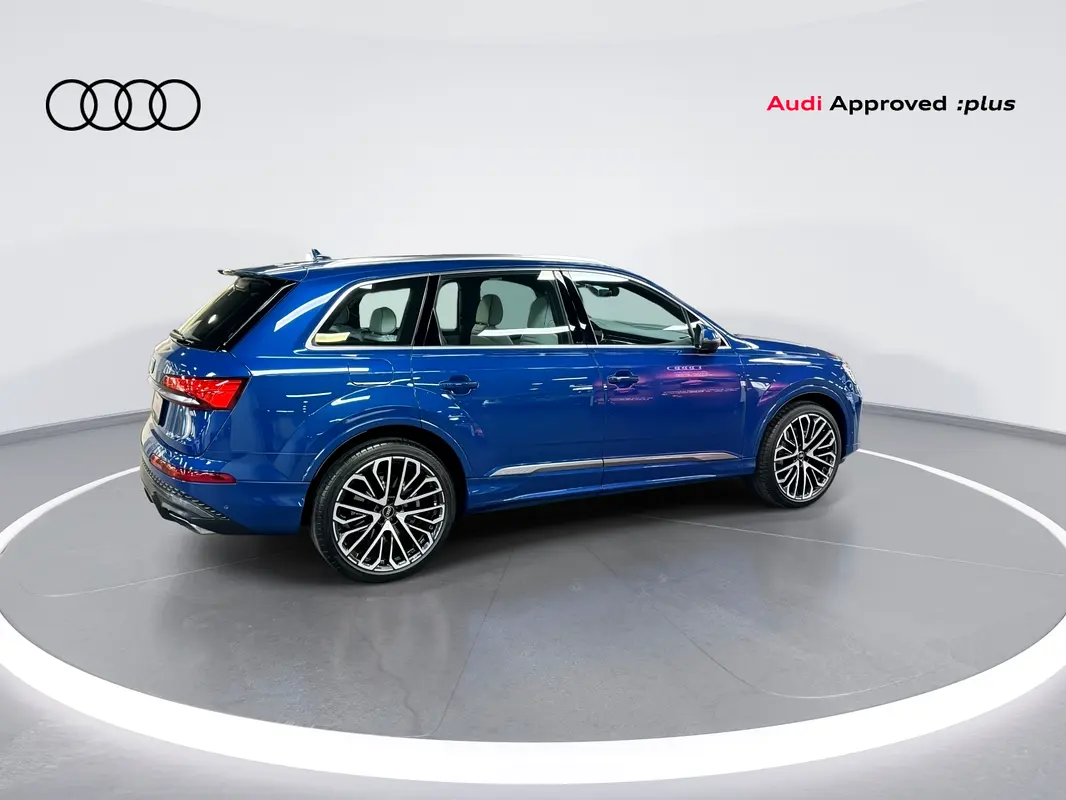 AUDI Q7 55 TFSI quattro 2024 - photo 6 - Import Émirats | International Cars