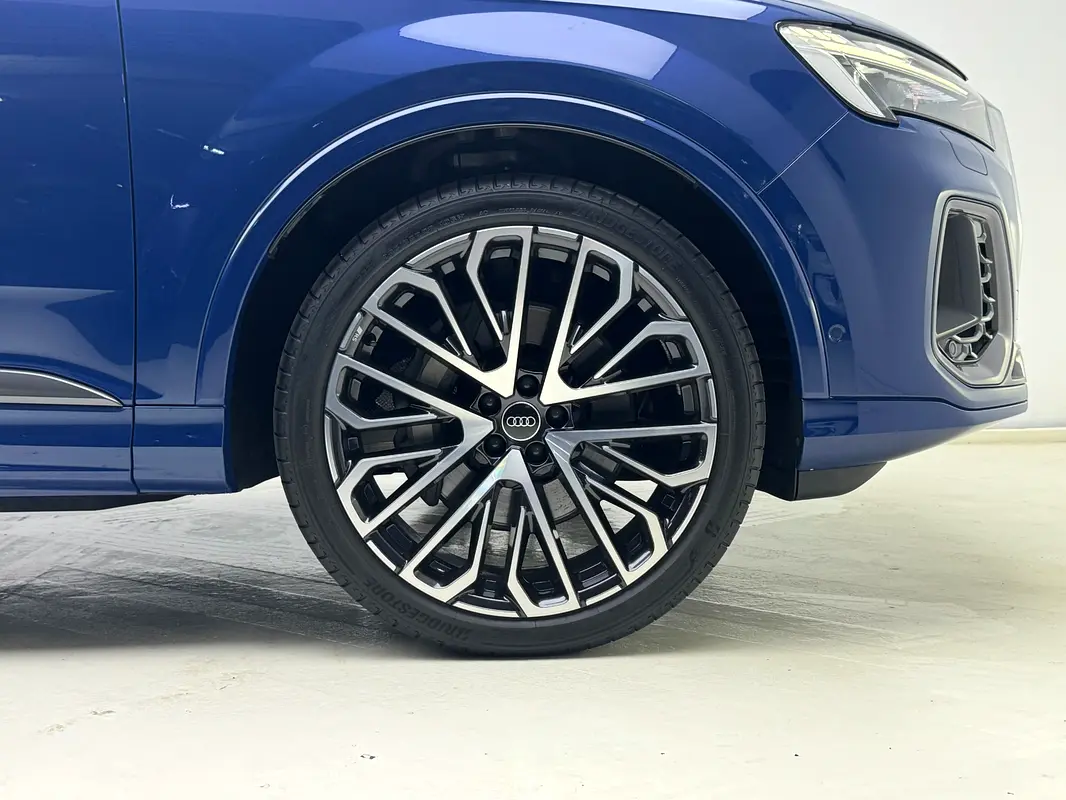 AUDI Q7 55 TFSI quattro 2024 - photo 7 - Import Émirats | International Cars