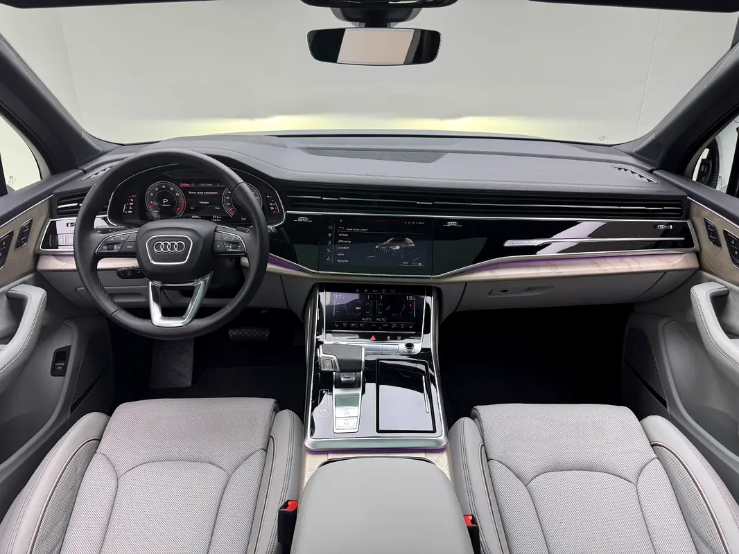 AUDI Q7 55 TFSI quattro 2024 - photo 8 - Import Émirats | International Cars
