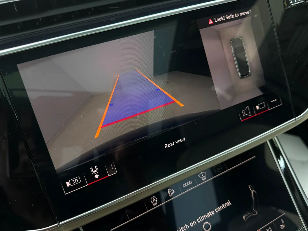 AUDI Q7 55 TFSI quattro 2024 - photo 9 - Import Émirats | International Cars