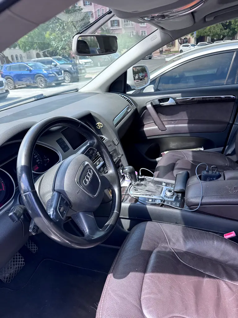 AUDI Q7 3.6 FSI quattro 2010 - photo 2 - Import Émirats | International Cars