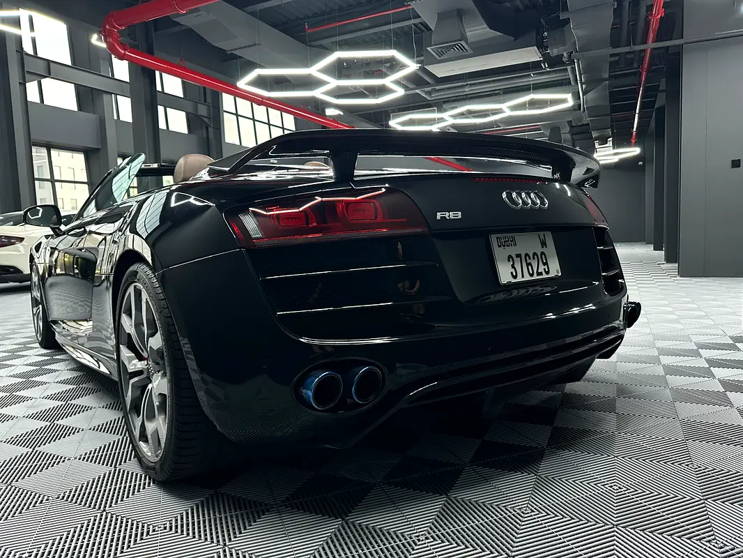 AUDI R8 Spyder 2012 - photo 5 - Import Émirats | International Cars