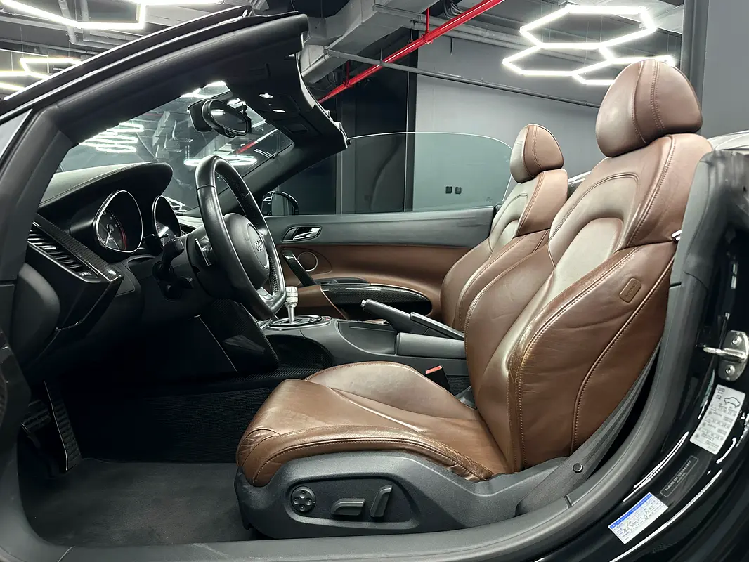 AUDI R8 Spyder 2012 - photo 8 - Import Émirats | International Cars