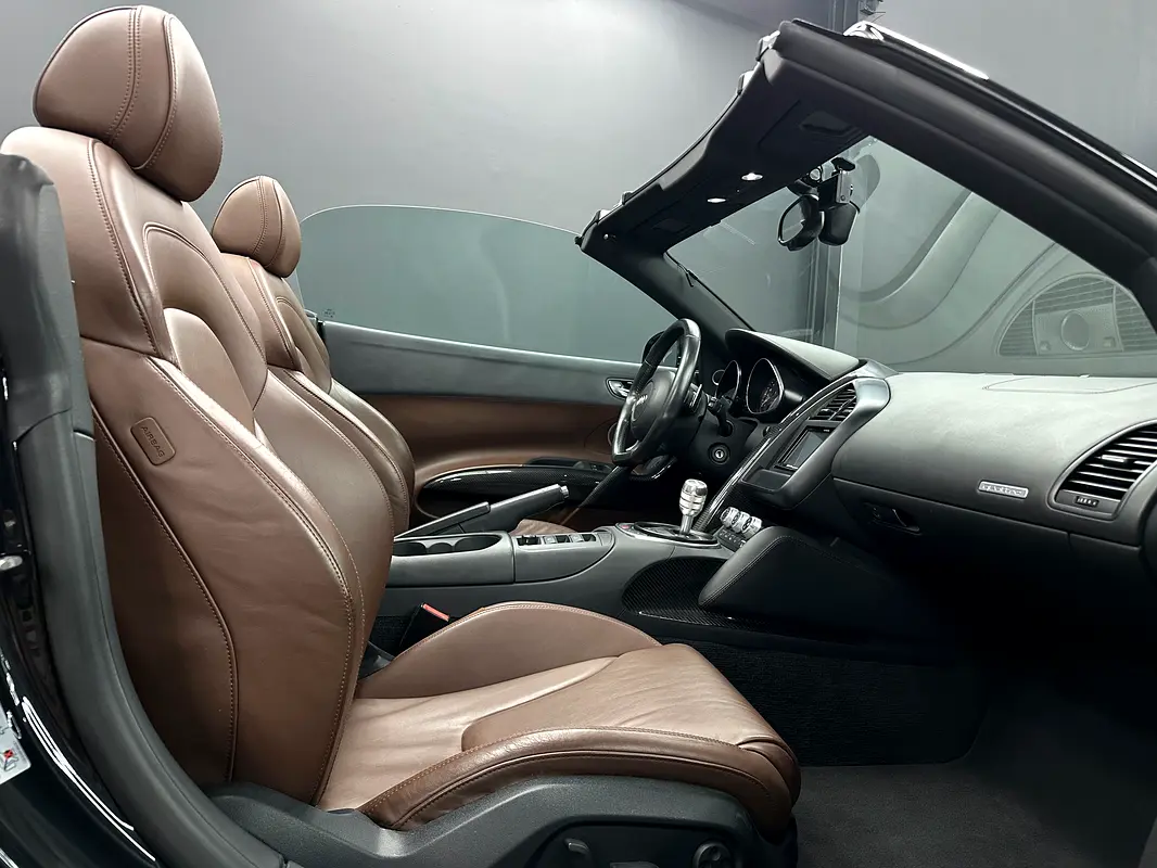 AUDI R8 Spyder 2012 - photo 9 - Import Émirats | International Cars