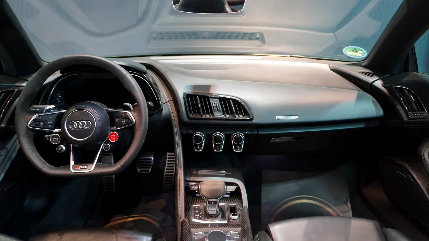 AUDI R8 GT Spyder 2018 - photo 12 - Import Émirats | International Cars