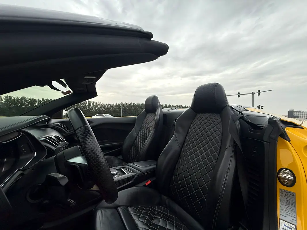 AUDI R8 V10 FSI quattro 2021 - photo 12 - Import Émirats | International Cars