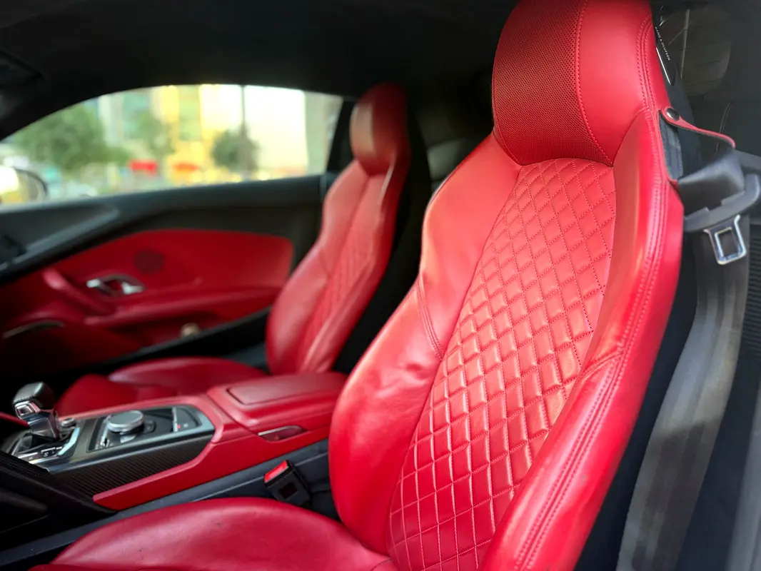 AUDI R8 V10 Plus quattro 2017 - photo 9 - Import Émirats | International Cars