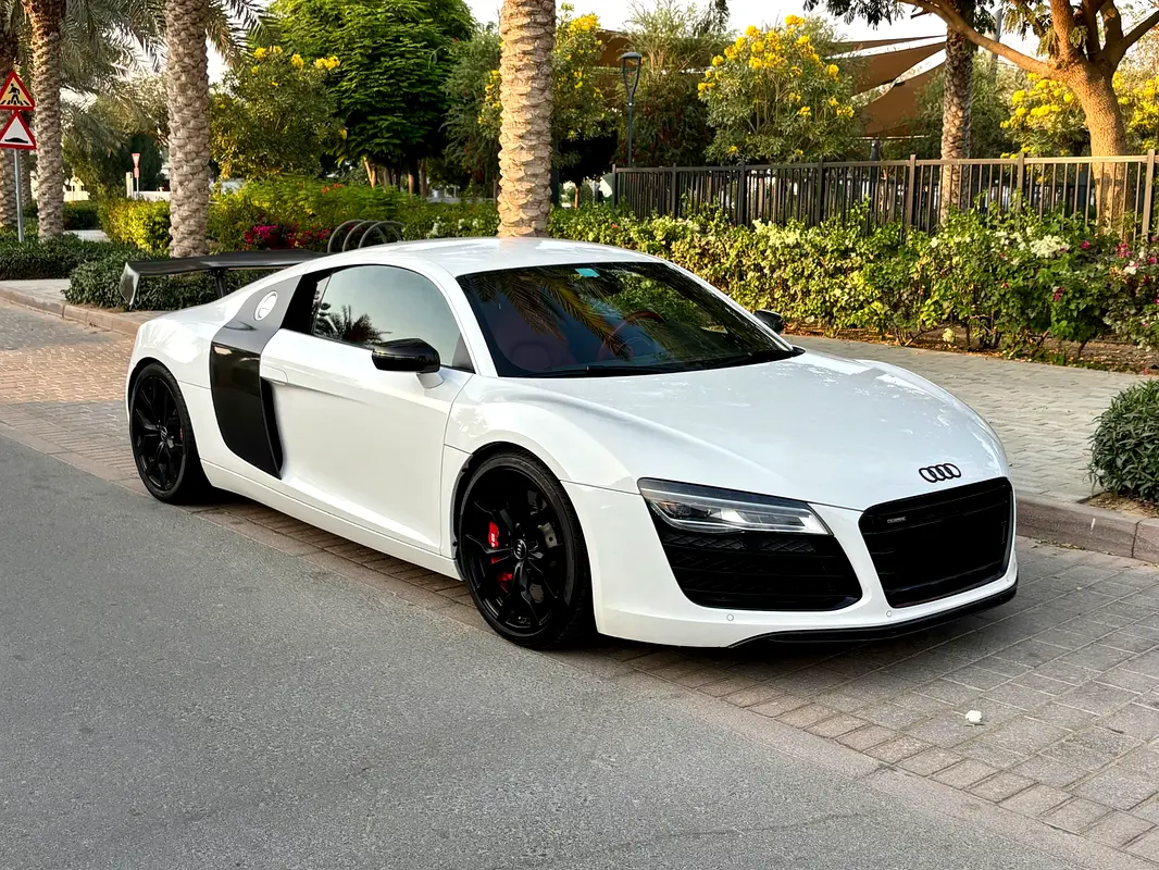 AUDI R8 V8 FSI 2015 - photo 2 - Import Émirats | International Cars