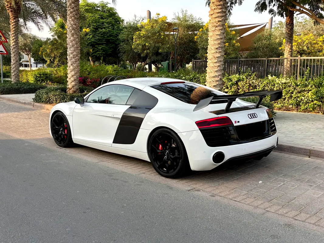 AUDI R8 V8 FSI 2015 - photo 4 - Import Émirats | International Cars