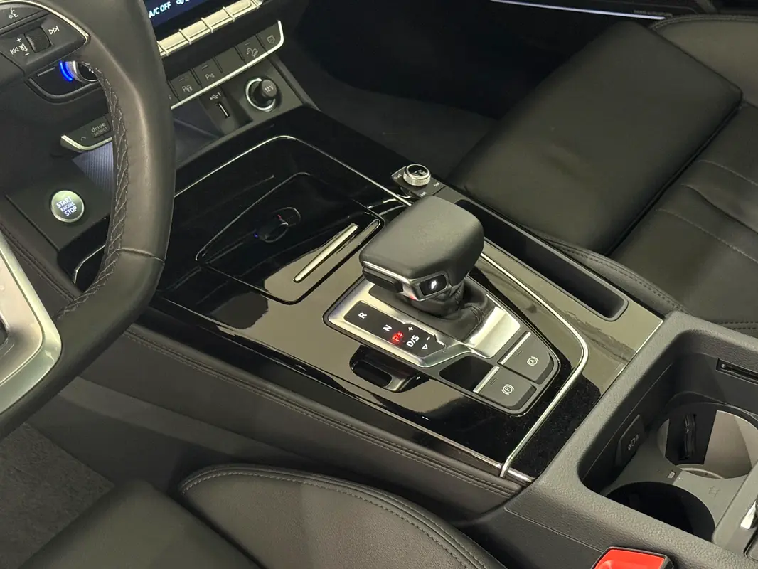 AUDI Q5 45 TFSI quattro 2024 - photo 11 - Import Émirats | International Cars