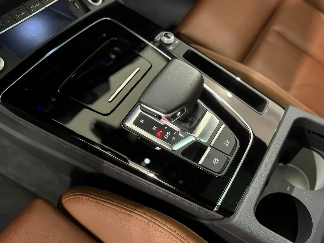 AUDI Q5 45 TFSI quattro 2024 - photo 11 - Import Émirats | International Cars