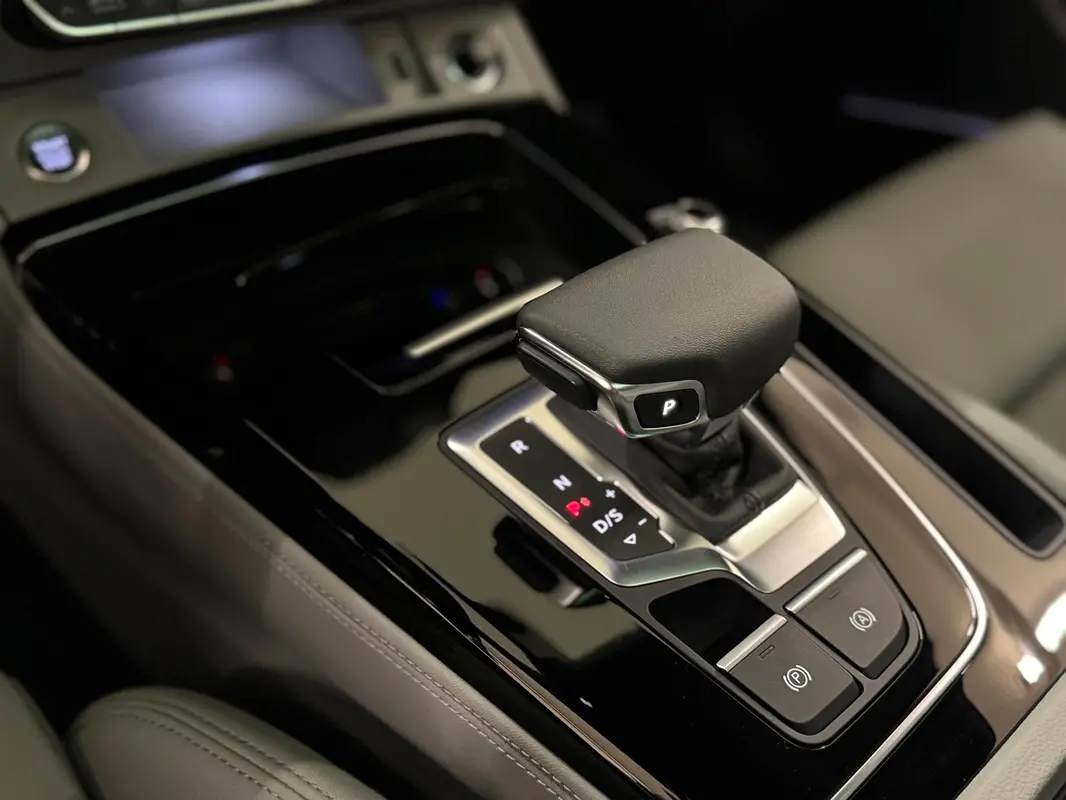 AUDI Q5 45 TFSI quattro 2024 - photo 11 - Import Émirats | International Cars