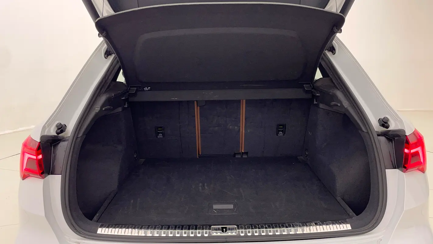 AUDI Q3 35 TFSI 2024 - photo 11 - Import Émirats | International Cars