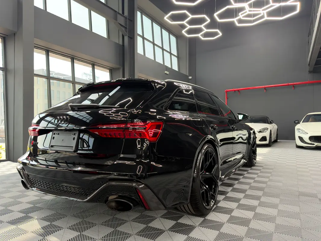 AUDI S6/RS6 4.0 TFSI quattro 2021 - photo 9 - Import Émirats | International Cars