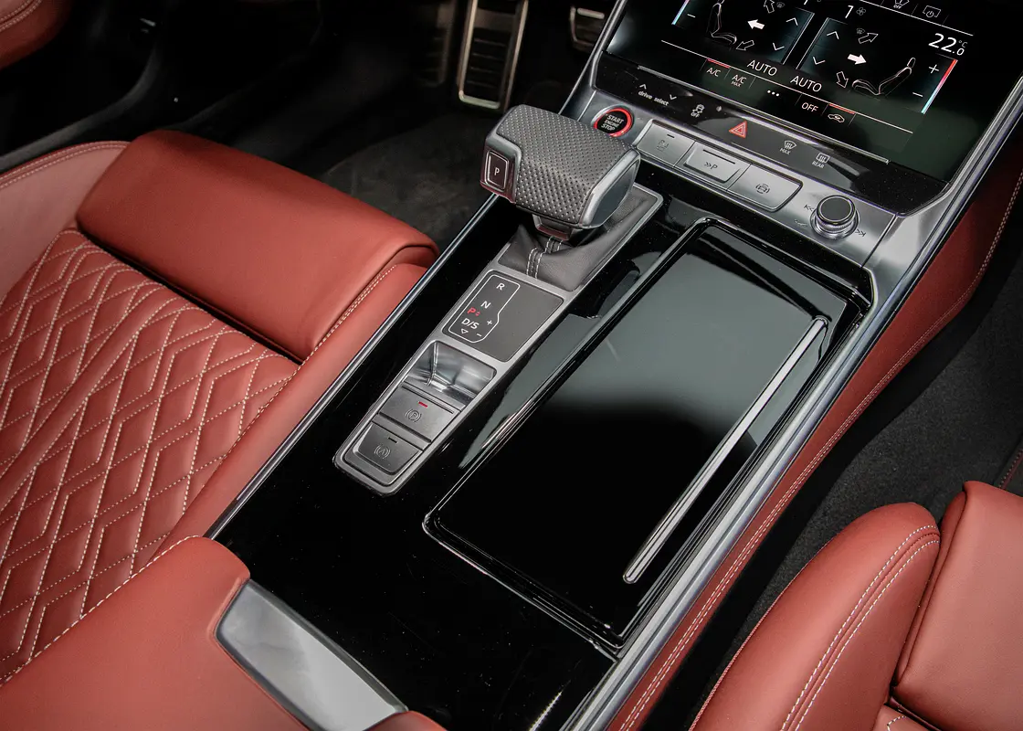 AUDI S6/RS6 TFSI quattro 2025 - photo 12 - Import Émirats | International Cars