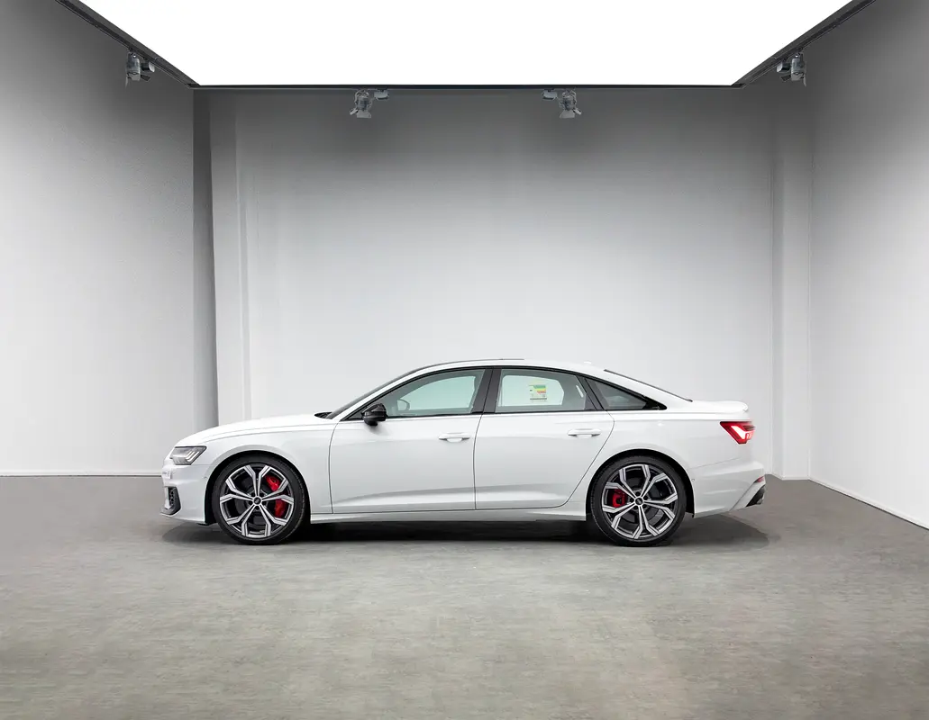 AUDI S6/RS6 TFSI quattro 2025 - photo 2 - Import Émirats | International Cars