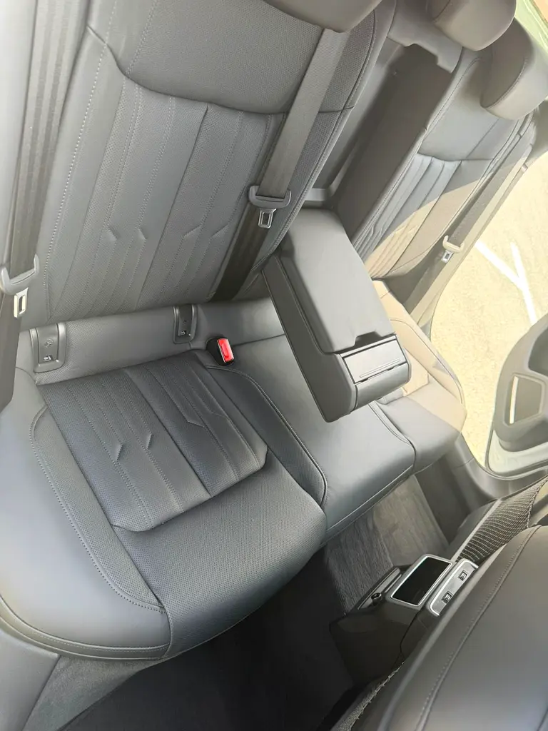 AUDI S6/RS6 4.0 TFSI quattro 2025 - photo 9 - Import Émirats | International Cars