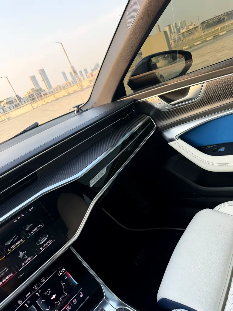 AUDI S6/RS6 4.0 TFSI quattro 2021 - photo 9 - Import Émirats | International Cars