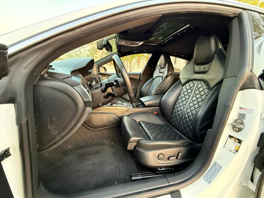 AUDI S7/RS7 4.0 TFSI quattro 2014 - photo 11 - Import Émirats | International Cars