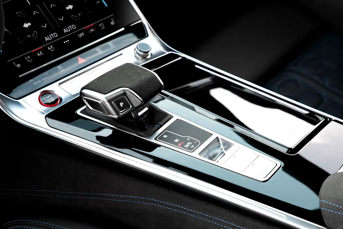 AUDI S7/RS7 Performance 4.0 TFSI 2025 - photo 10 - Import Émirats | International Cars