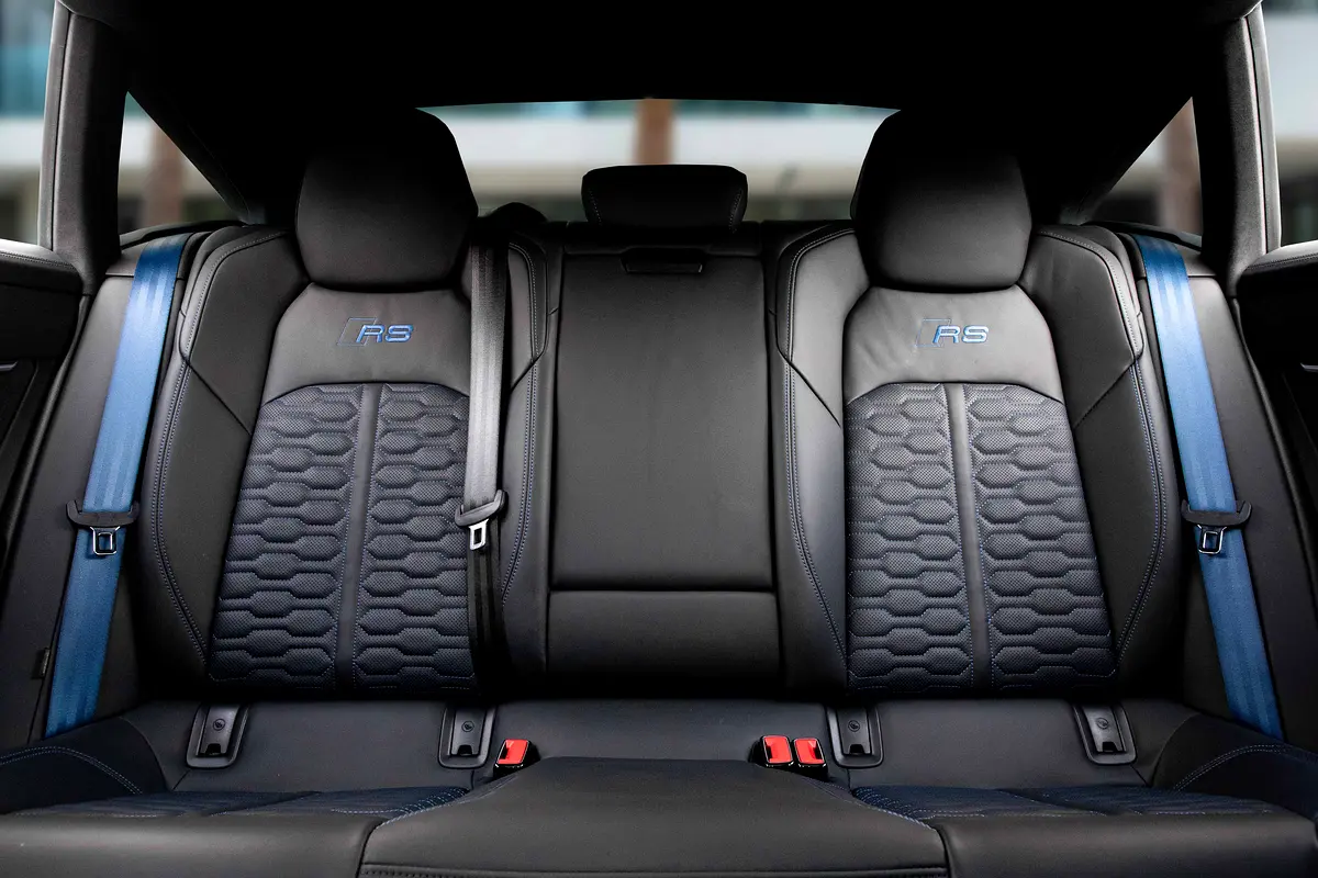 AUDI S7/RS7 Performance 4.0 TFSI 2025 - photo 12 - Import Émirats | International Cars