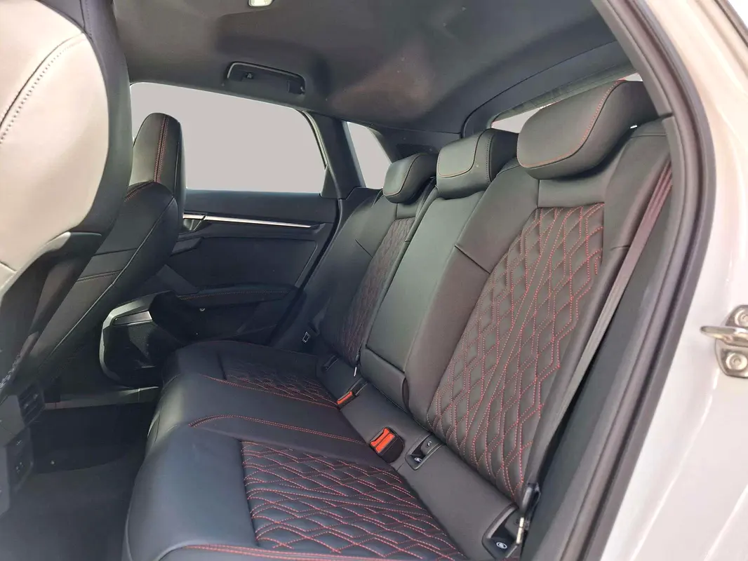 AUDI S3/RS3 Standard 2024 - photo 12 - Import Émirats | International Cars