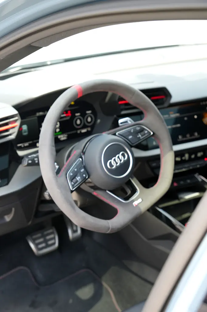 AUDI S3/RS3 2024 - photo 2 - Import Émirats | International Cars