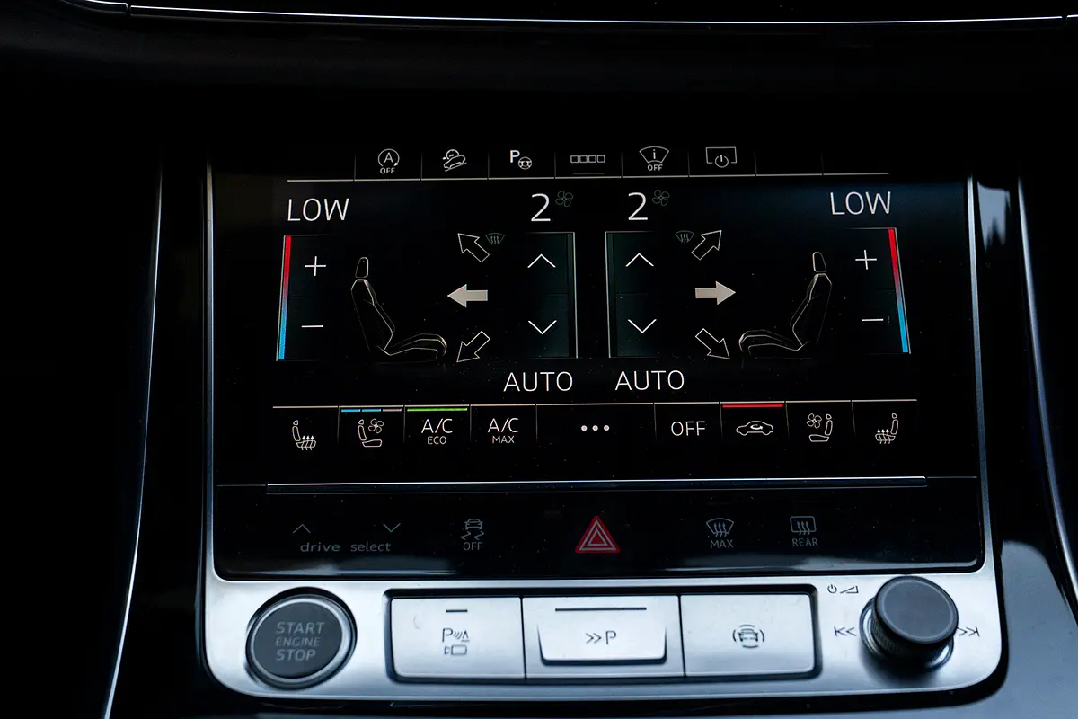 AUDI Q8 55 TFSI quattro 2025 - photo 11 - Import Émirats | International Cars