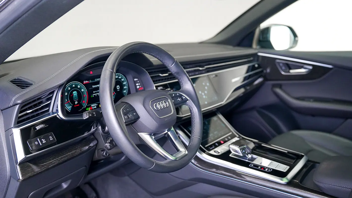 AUDI Q8 55 TFSI quattro S line 2023 - photo 4 - Import Émirats | International Cars